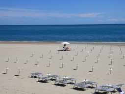 Private beach service in Tortoreto Lido